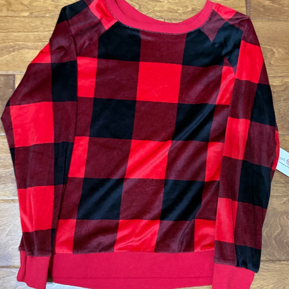 NWT Size 3XL Secret Treasure Red and Black Plaid Sweater